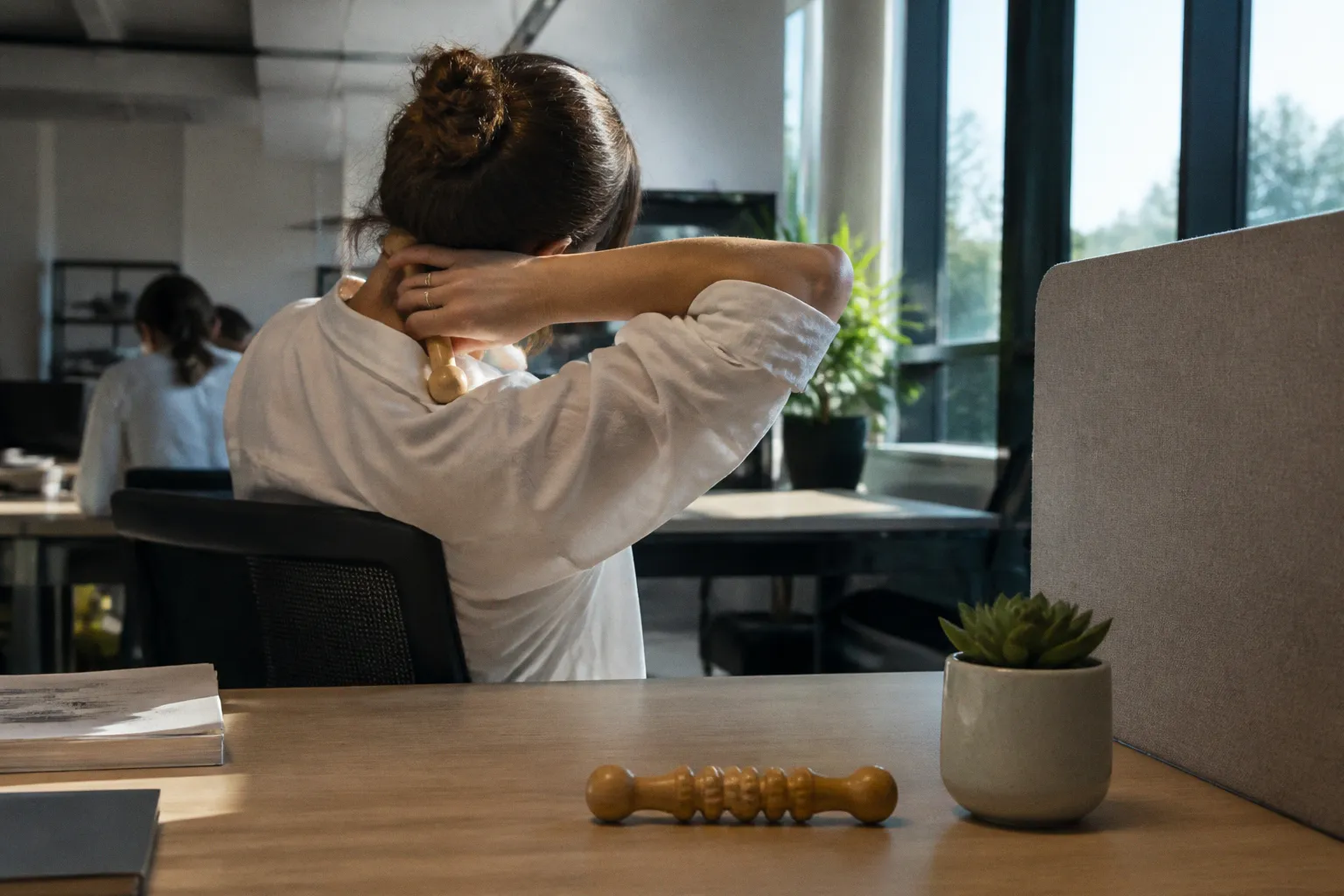 Auto-massage au bureau : la nouvelle pause bien-être